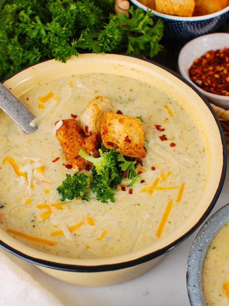 Σούπα Μπρόκολου με Τυρί στην Instant Pot με Κουτάλα