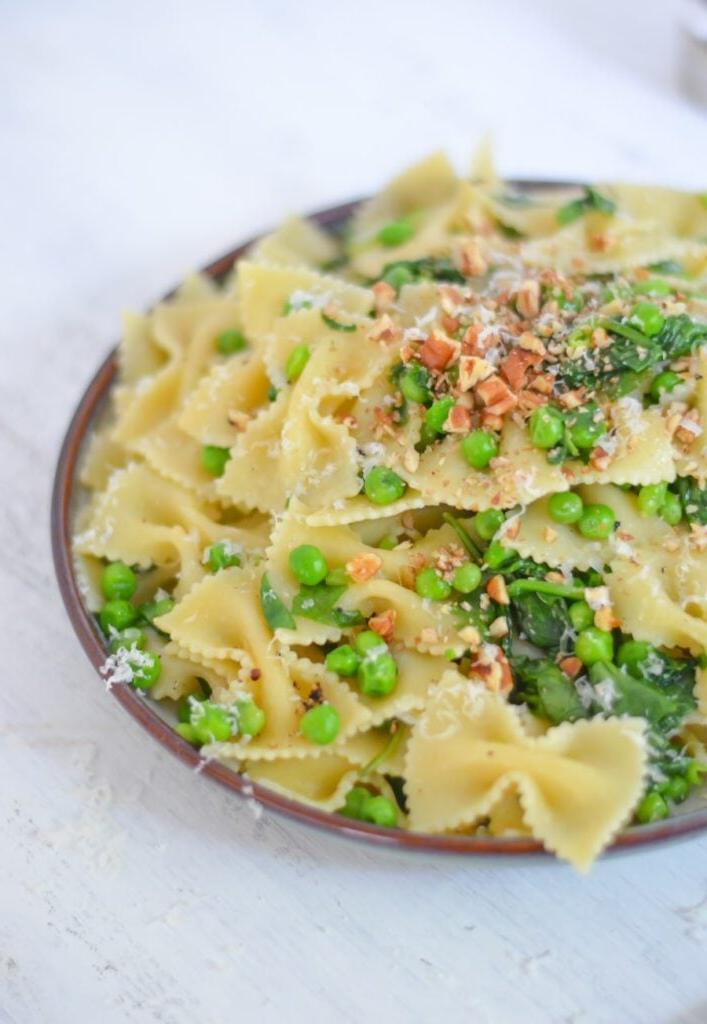 Peas + Pasta - Quick, Easy Dinner Ideas w. Pasta, Peas, Spinach - Luci's Morsels -- Healthy Food Blogger-1