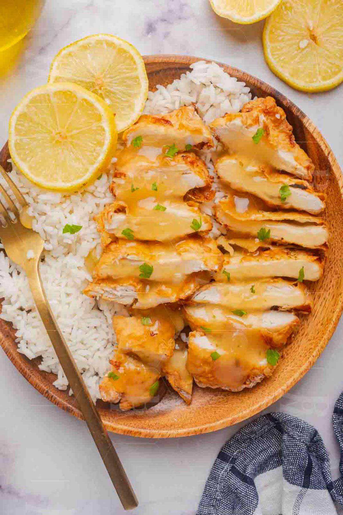 Στήθος Κοτόπουλου στο Air Fryer με σάλτσα λεμονιού