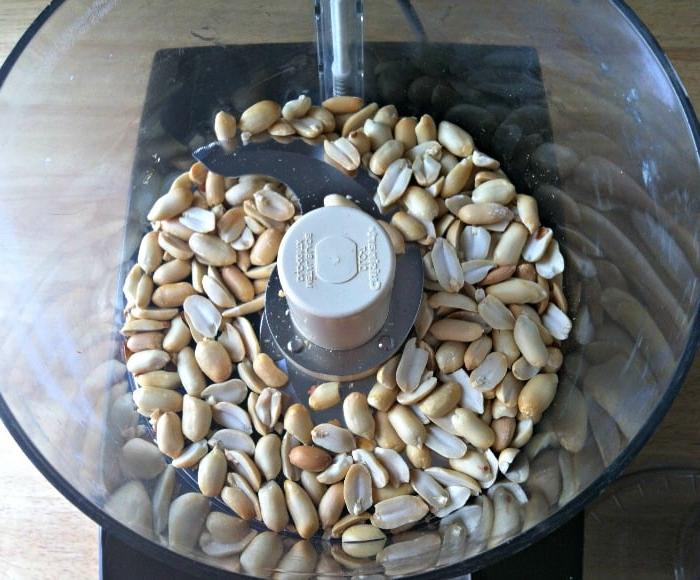 Σπιτική Συνταγή Φυστικοβούτυρου 6 Peanuts to grind for Homemade Peanut Butter Recipe