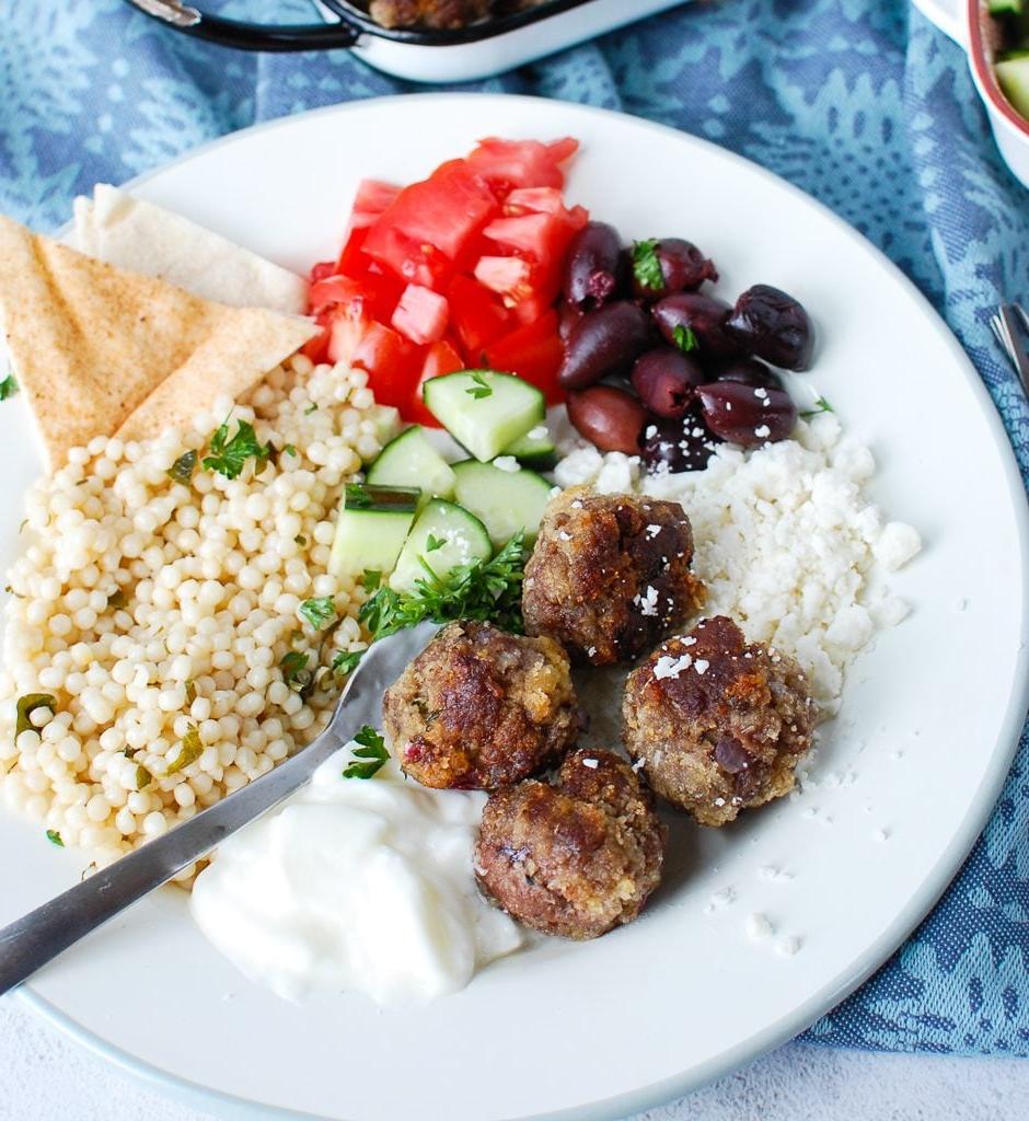 Ελληνικοί Κεφτέδες 6 Ελληνικά Κεφτεδάκια με πίτα
