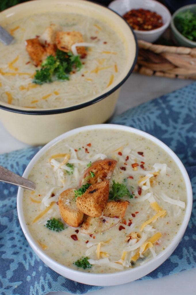 Σούπα Μπρόκολου με Τυρί στην Instant Pot σε Μεγάλο Μπολ