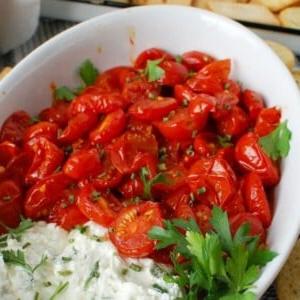 Ντιπ Κατσικίσιου Τυριού και Ψητών Ντοματών 7 Goat Cheese Roasted Tomato Dip 1200 x 1200