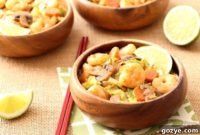Thai Sweet Chili Shrimp with Cabbage Ribbons