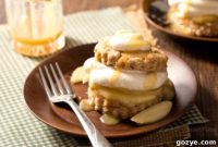 Small Batch Caramel Apple Shortcakes