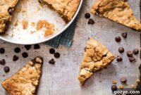 Golden Oatmeal Chocolate Chip Cookie Wedges