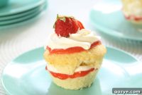 Strawberry Cloud Cupcakes