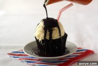 Bubbly Root Beer Float Cupcakes