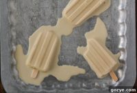 Root Beer Float Frozen Bars