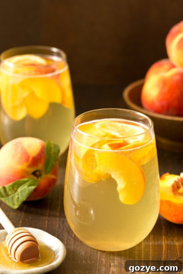 Pinterest icon for sharing Peach Honey Sangria