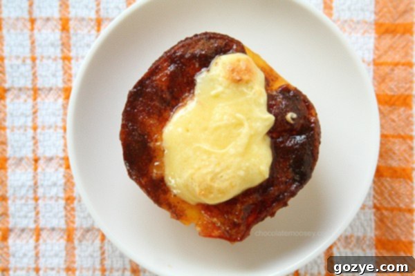 Cheesecake Stuffed Peaches | www.chocolatemoosey.com
