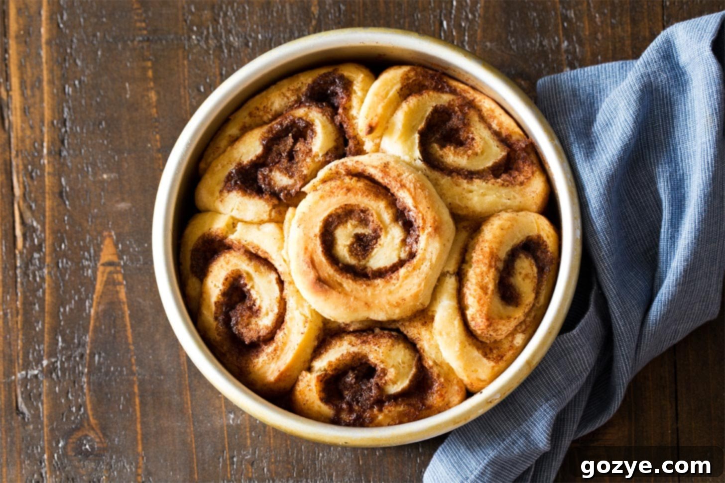 Quick & Cozy Cinnamon Rolls 8 Freshly baked cinnamon rolls (small batch)